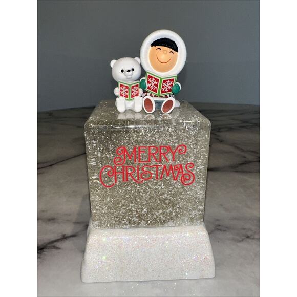 Hallmark Frosty Friends Waterglobe Cube Merry Christmas Bear Eskimo Snow Globe - Picture 9 of 9
